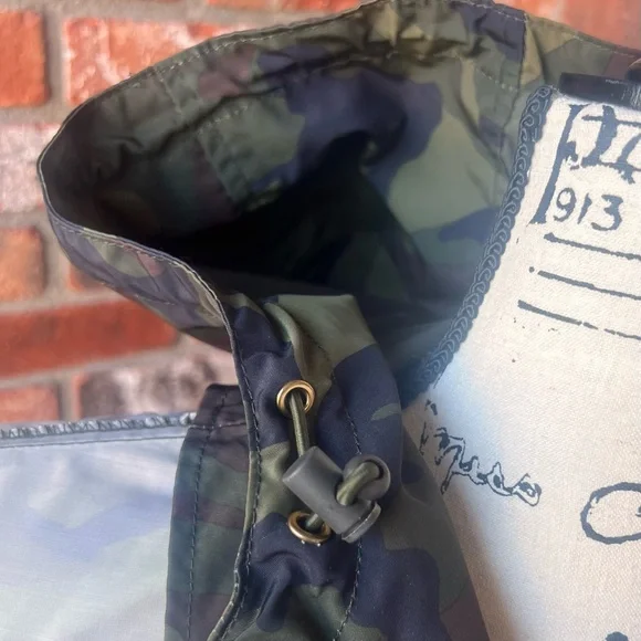 J. Crew Camouflage Rain Jacket with Gold Zipper and Snaps Size Small - Picture 12 of 16